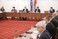 Правната комисия реши: Държавата да поеме и осигуровките по схемата 60/40