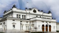 Очаква се в понеделник НС да гласува предложението за замразяване на депутатските заплати
