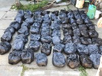 Откриха наркотици и нелегален тютюн в дома на мъж от село Сандрово
