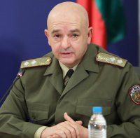 Генерал Мутафчийски получавал смс-и и имейли със заплахи за живота си