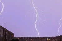 Бури, порои, градушки и гръмотевици на югозапад. Поразени са къщи, улици, ниви
