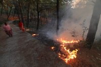 Хиляди останаха без подслон след голям пожар в Делхи