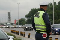 КАТ ни праща фиша по мейла. Лепят го и на таблото пред блока