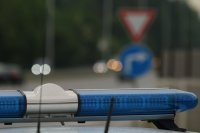 26-годишна преби пенсионер, сви му спестяванията – 5000 лв.