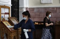 Гръцките църкви отбелязват Възкресение Христово тази вечер