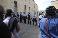 Ожесточават се сблъсъците в Минеаполис заради смъртта на чернокож