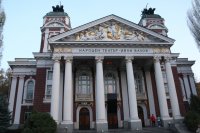 Народният театър отваря врати на две сцени от 10 юни