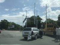 Катастрофа затруднява движението под моста на НДК