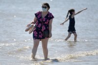 Слънчев бряг готов! По плажовете спасители, охрана... 8 лева за чадър и шезлонг